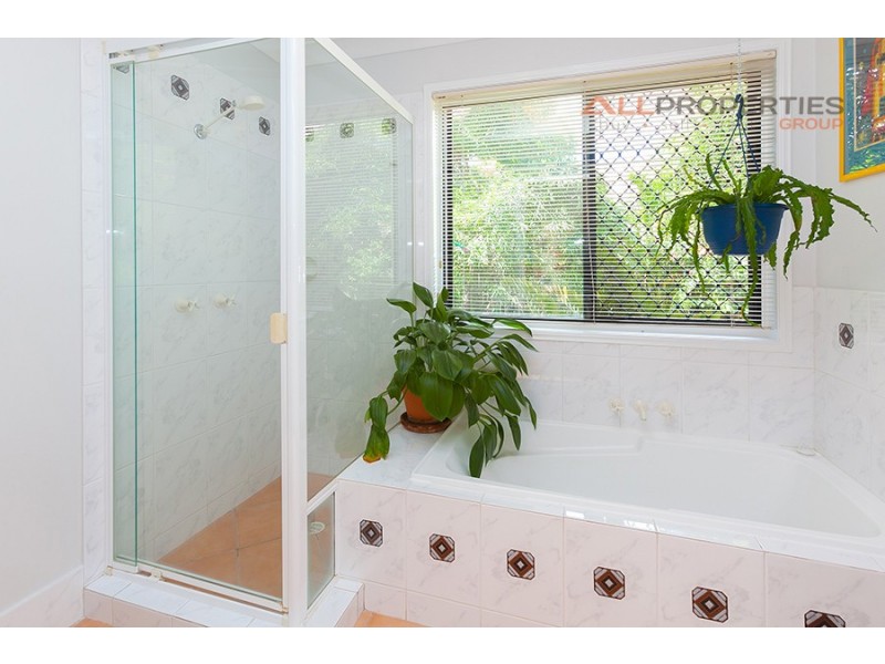 16 Malia Street, Sinnamon Park QLD 4073