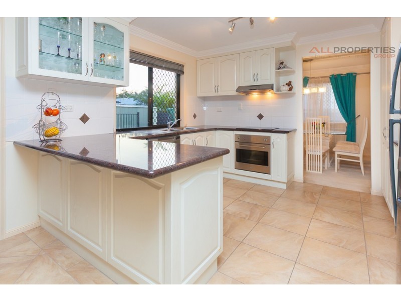 16 Morialta Pl, Parkinson QLD 4115