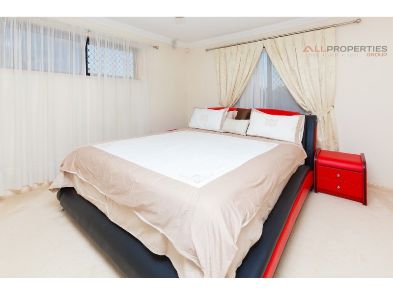 16 Morialta Pl, Parkinson QLD 4115