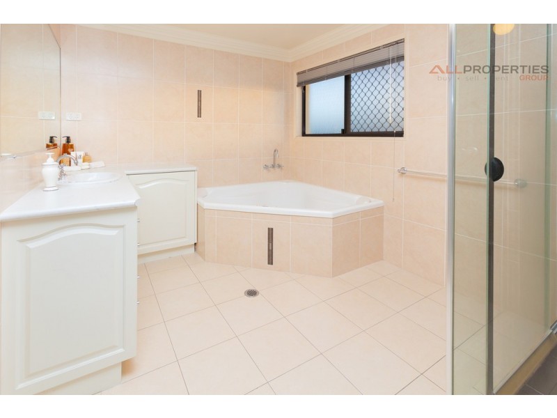 16 Morialta Pl, Parkinson QLD 4115