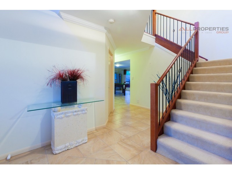 16 Morialta Pl, Parkinson QLD 4115