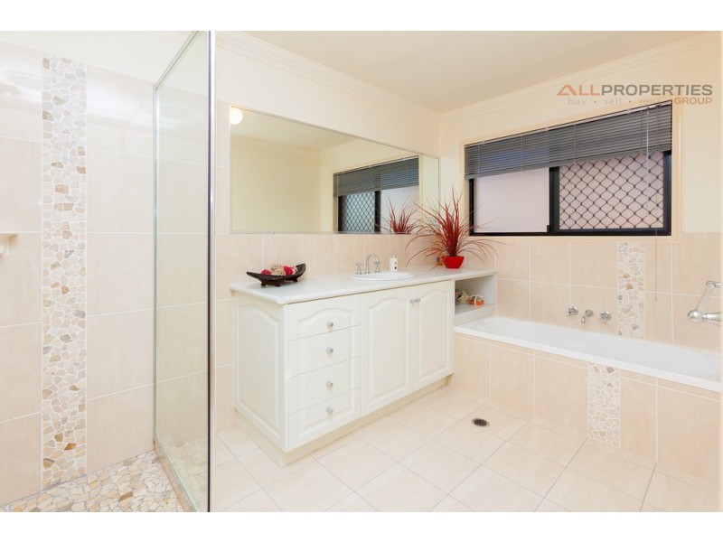 16 Morialta Pl, Parkinson QLD 4115