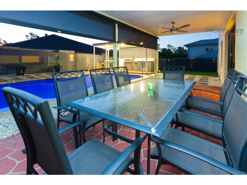 16 Morialta Pl, Parkinson QLD 4115