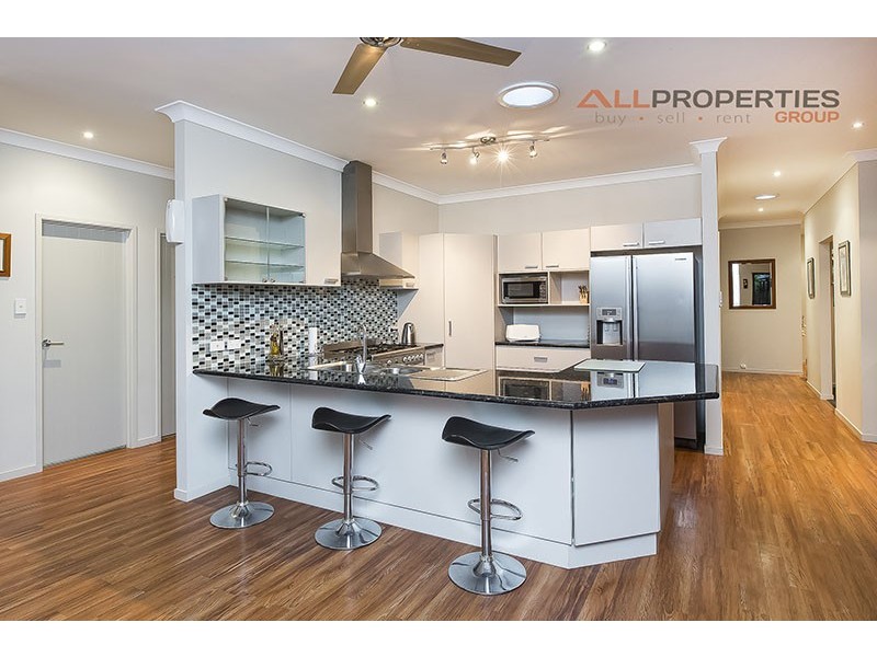 12 Juniper Street, Heathwood QLD 4110