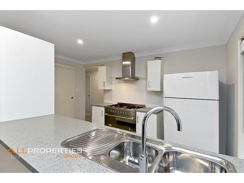 33-37 Foxtail Court, Woodhill QLD 4285
