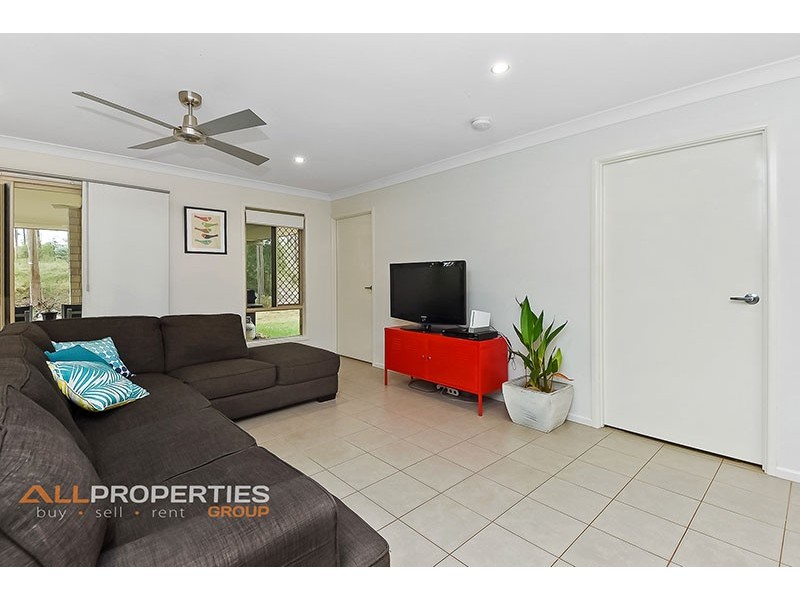 33-37 Foxtail Court, Woodhill QLD 4285
