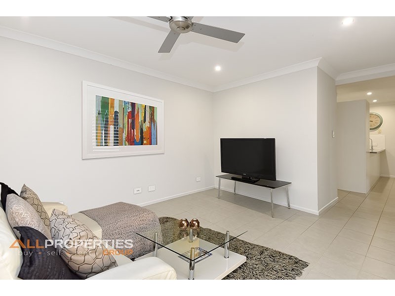 33-37 Foxtail Court, Woodhill QLD 4285