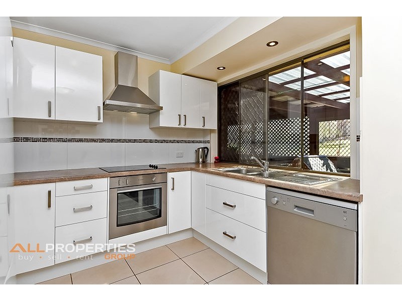 30 DRACON STREET, Regents Park QLD 4118