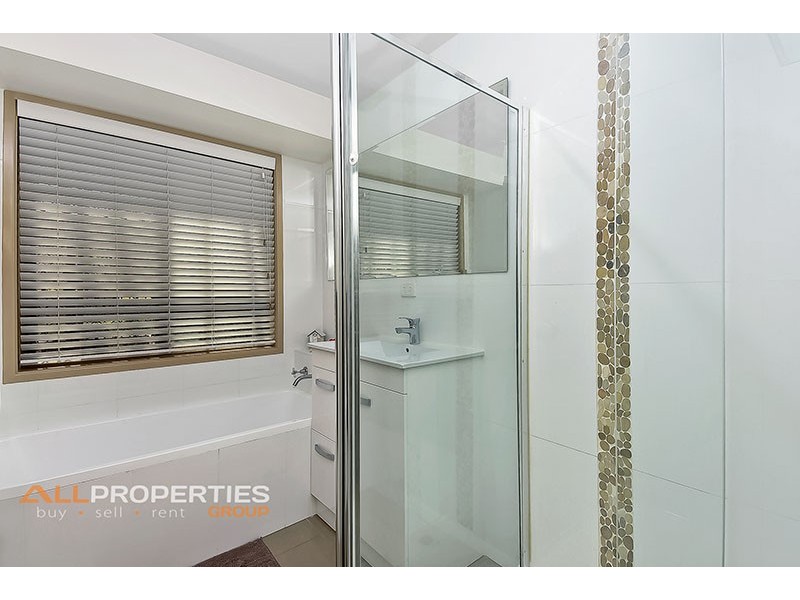 30 DRACON STREET, Regents Park QLD 4118