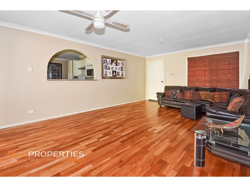 27 REGAL DRIVE, Regents Park QLD 4118