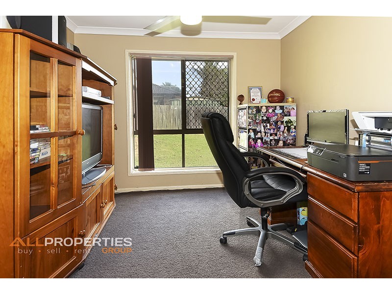 27 REGAL DRIVE, Regents Park QLD 4118