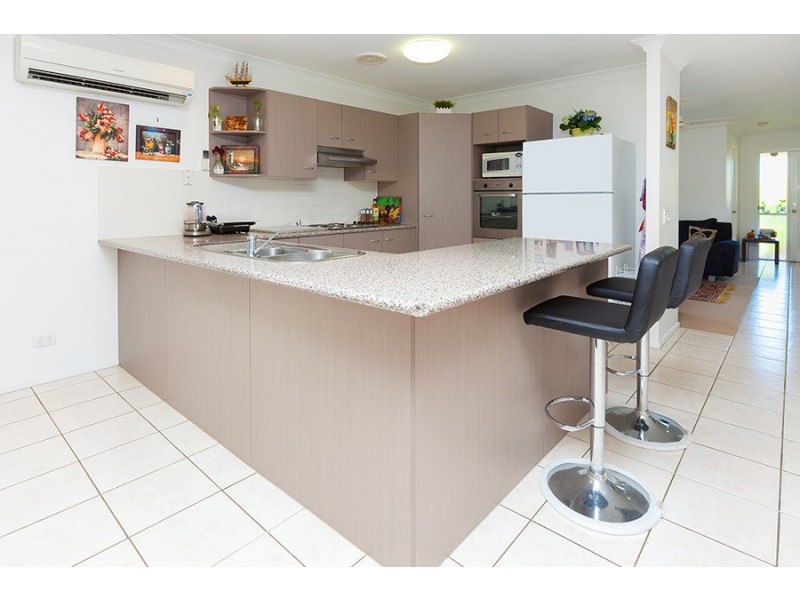 15 Mimosa Street, Parkinson QLD 4115