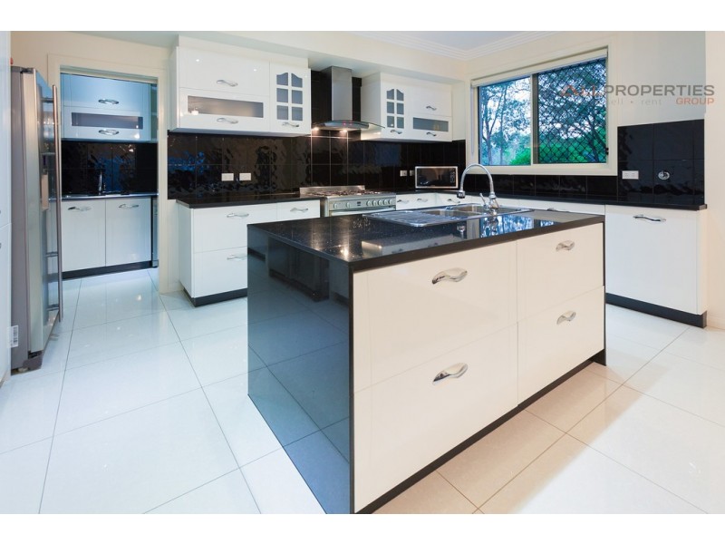 24 Hanley Pl, Doolandella QLD 4077