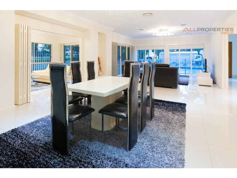 24 Hanley Pl, Doolandella QLD 4077