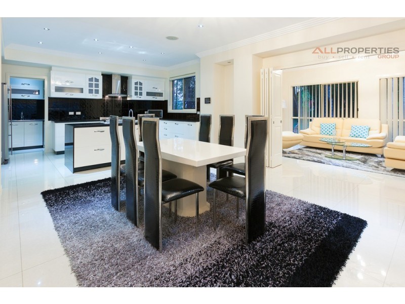 24 Hanley Pl, Doolandella QLD 4077