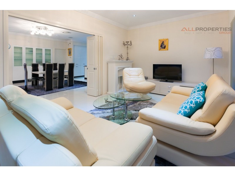 24 Hanley Pl, Doolandella QLD 4077