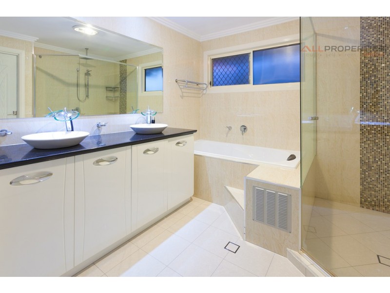 24 Hanley Pl, Doolandella QLD 4077