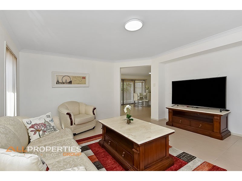 52 Parkwood Drive, Heathwood QLD 4110