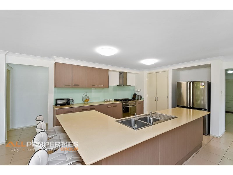 52 Parkwood Drive, Heathwood QLD 4110