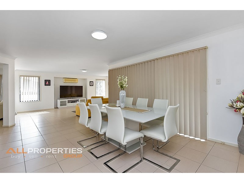 52 Parkwood Drive, Heathwood QLD 4110