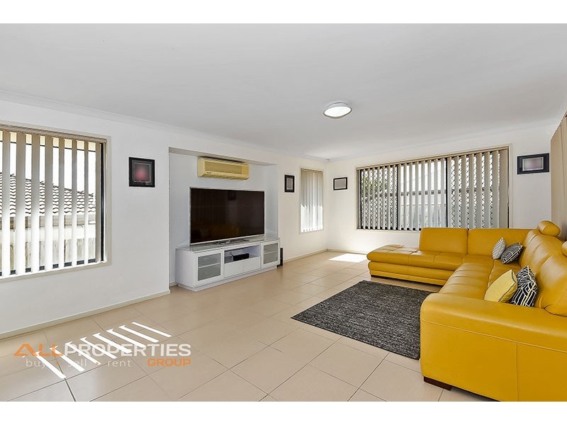 52 Parkwood Drive, Heathwood QLD 4110