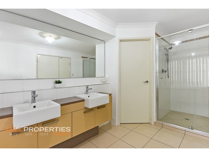 52 Parkwood Drive, Heathwood QLD 4110