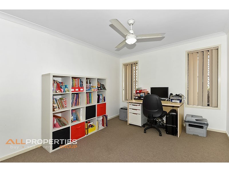 52 Parkwood Drive, Heathwood QLD 4110