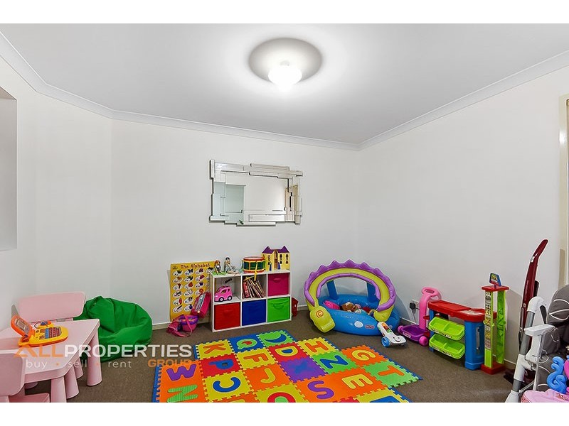 52 Parkwood Drive, Heathwood QLD 4110