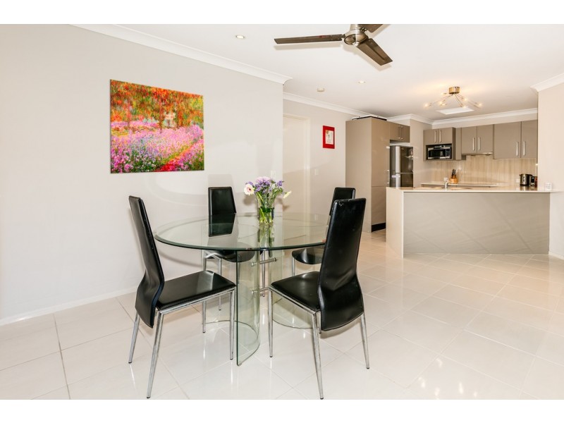 3 TANNADICE CT, Regents Park QLD 4118