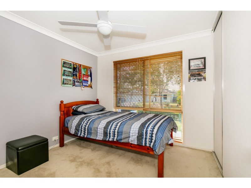 3 TANNADICE CT, Regents Park QLD 4118