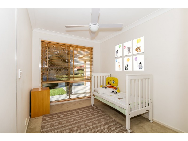 3 TANNADICE CT, Regents Park QLD 4118