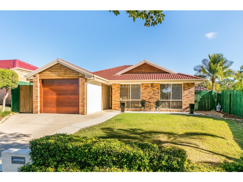 3 TANNADICE CT, Regents Park QLD 4118