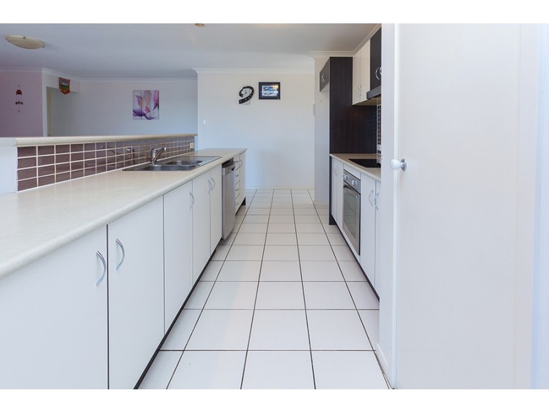 16 Lamberth Road, Regents Park QLD 4118