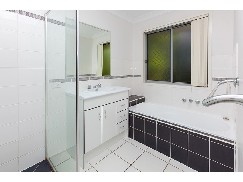 16 Lamberth Road, Regents Park QLD 4118