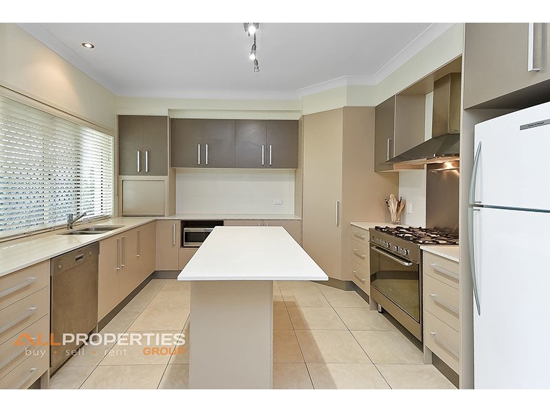 13 Bellthorpe Crescent, Waterford QLD 4133