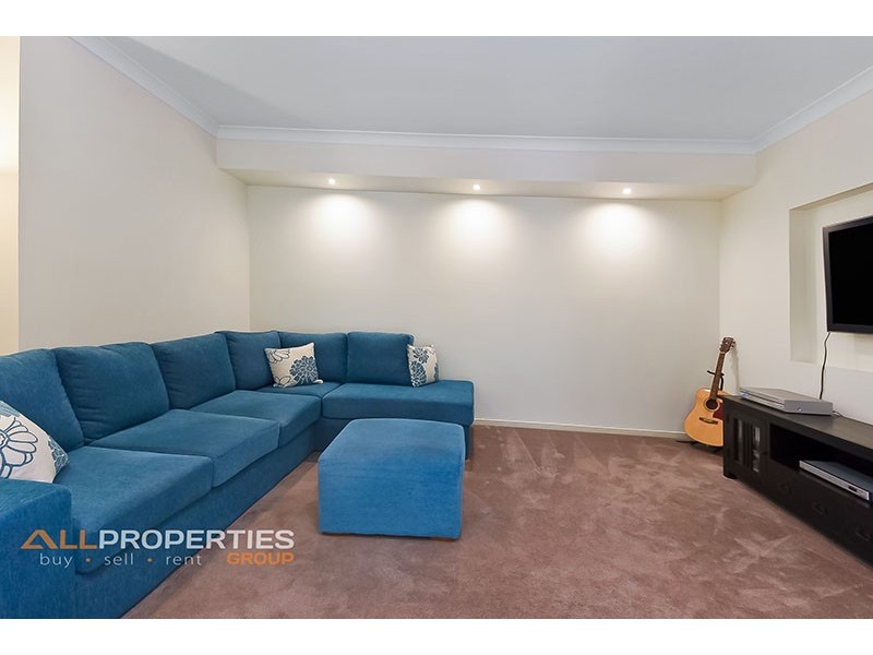 13 Bellthorpe Crescent, Waterford QLD 4133