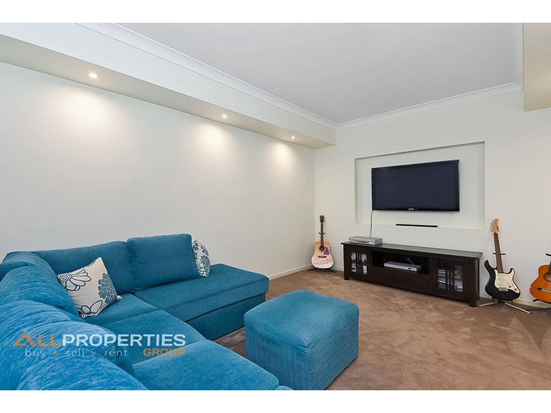 13 Bellthorpe Crescent, Waterford QLD 4133