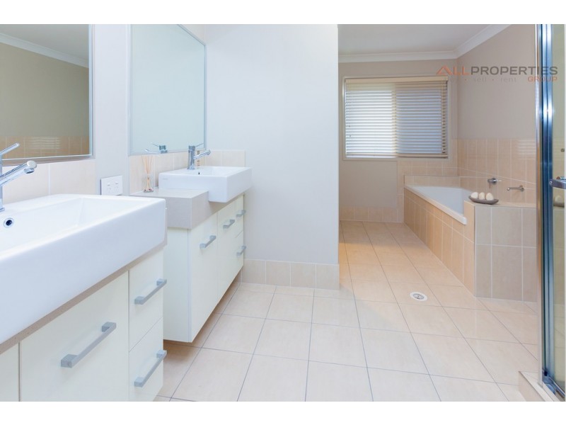 10-12 Bradman St, New Beith QLD 4124