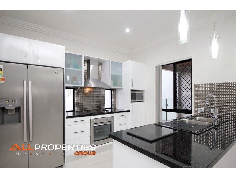 8 Trudy Crescent, Cornubia QLD 4130