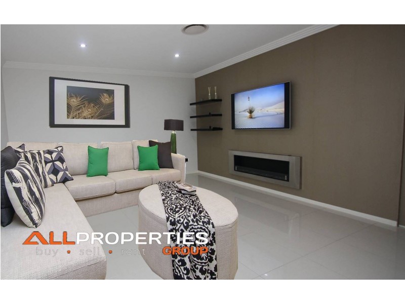 8 Trudy Crescent, Cornubia QLD 4130