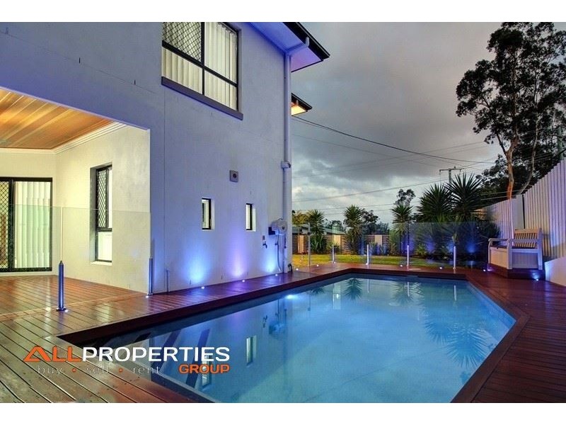 8 Trudy Crescent, Cornubia QLD 4130