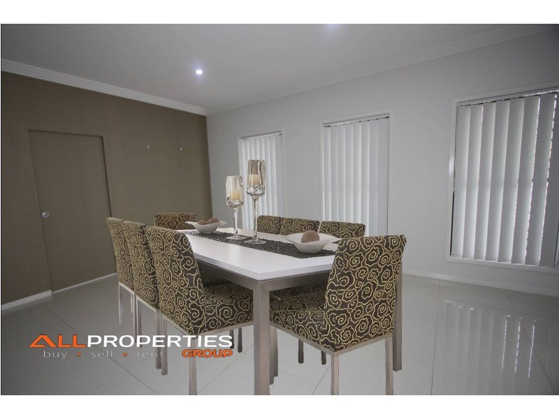 8 Trudy Crescent, Cornubia QLD 4130