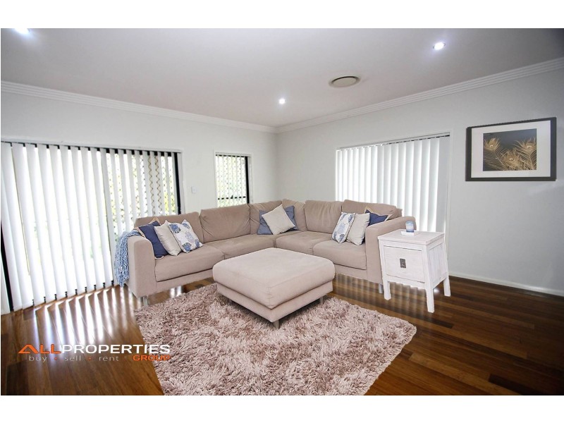 8 Trudy Crescent, Cornubia QLD 4130