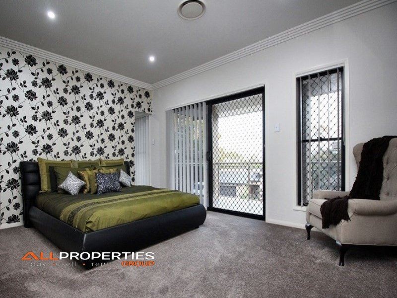 8 Trudy Crescent, Cornubia QLD 4130