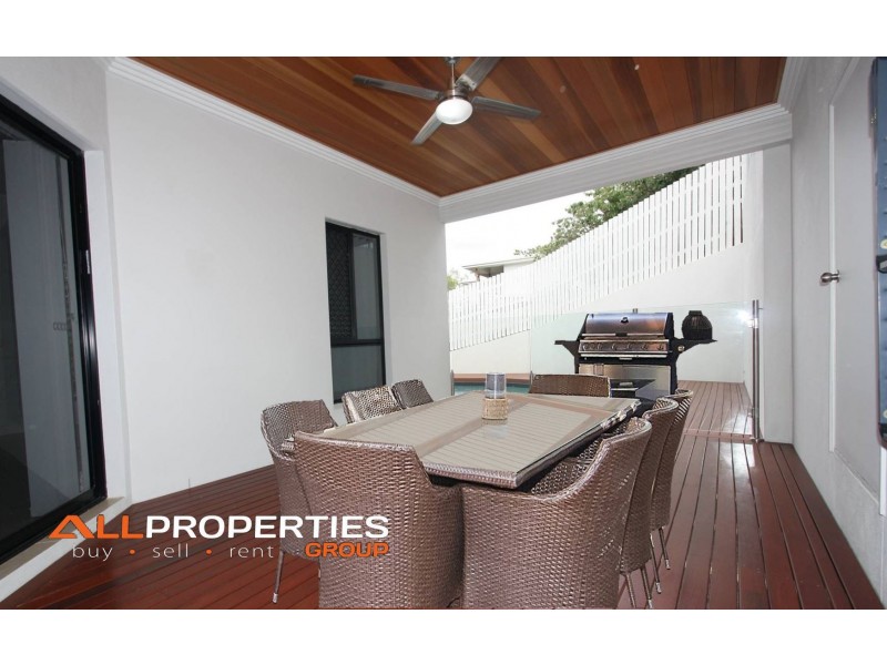 8 Trudy Crescent, Cornubia QLD 4130