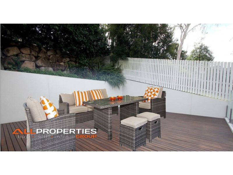 8 Trudy Crescent, Cornubia QLD 4130