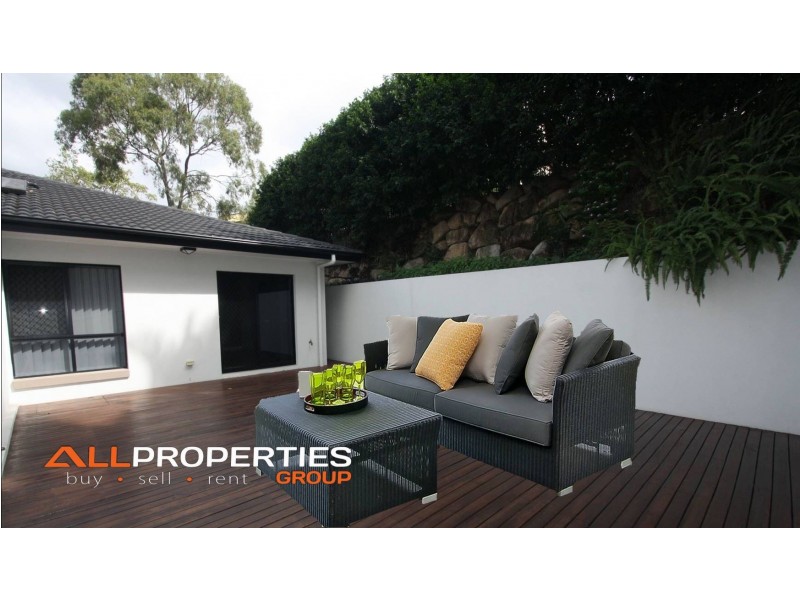8 Trudy Crescent, Cornubia QLD 4130