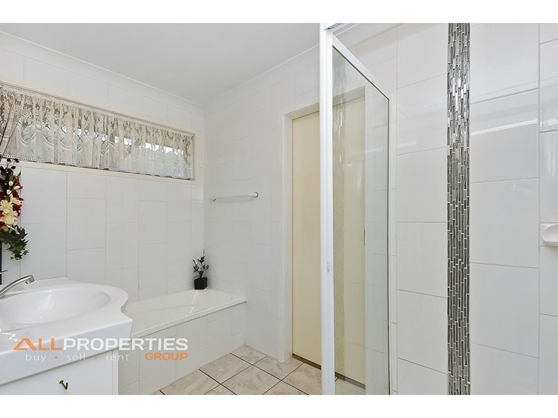 58 BOTTLEBRUSH DRIVE, Regents Park QLD 4118