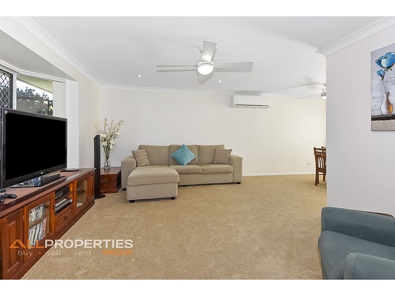 10 FROMELLES CT, Regents Park QLD 4118