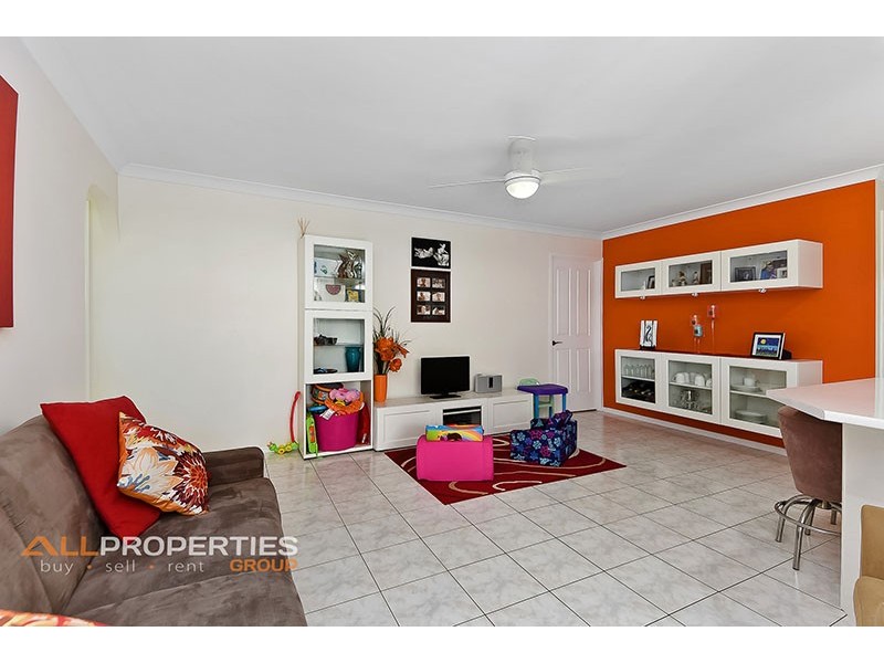 10 FROMELLES CT, Regents Park QLD 4118